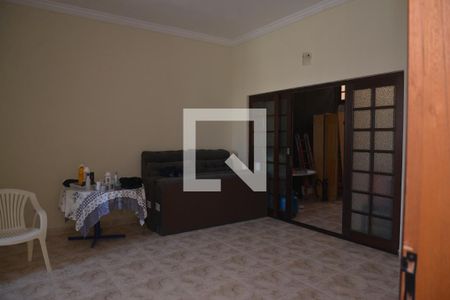 Casa à venda com 256m², 3 quartos e 3 vagasQuarto de serviço