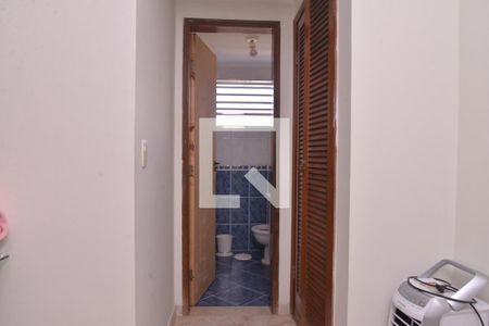 Corredor  de casa à venda com 3 quartos, 256m² em Campestre, Santo André