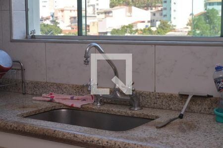 Casa à venda com 256m², 3 quartos e 3 vagasCozinha 