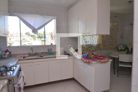 Casa à venda com 256m², 3 quartos e 3 vagasCozinha 