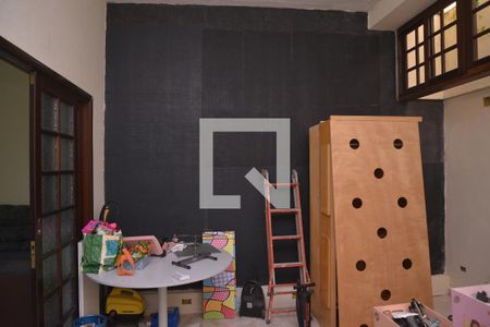 Casa à venda com 256m², 3 quartos e 3 vagasQuarto de serviço