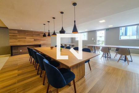 Apartamento para alugar com 35m², 2 quartos e 1 vaga Apartamento para alugar com 35m², 2 quartos e 1 vagaÁrea comum - Salão de festas