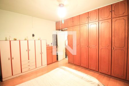 Casa à venda com 185m², 4 quartos e 2 vagasQuarto 