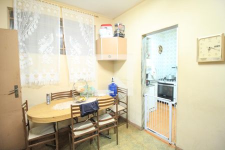 Casa à venda com 185m², 4 quartos e 2 vagasCozinha