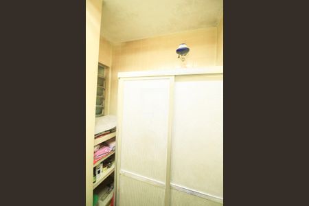 Casa à venda com 185m², 4 quartos e 2 vagasBanheiro 2