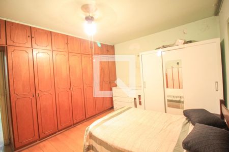 Casa à venda com 185m², 4 quartos e 2 vagasQuarto 