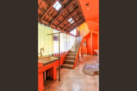 Casa à venda com 125m², 4 quartos e 1 vagaÁrea de Serviço/Quintal