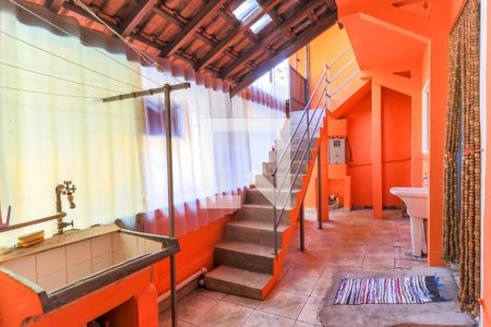 Casa à venda com 125m², 4 quartos e 1 vagaÁrea de Serviço/Quintal