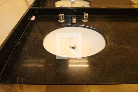 Banheiro de apartamento para alugar com 1 quarto, 45m² em Centro, Campinas