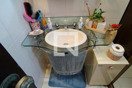 Casa à venda com 420m², 4 quartos e 4 vagasbanheiro social 2º andar