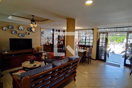 sala de casa à venda com 4 quartos, 420m² em Pechincha, Rio de Janeiro