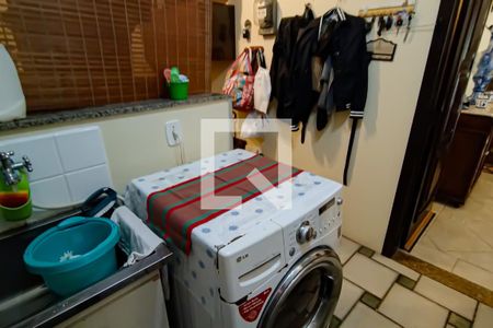 Casa à venda com 420m², 4 quartos e 4 vagasarea de servico e comodos