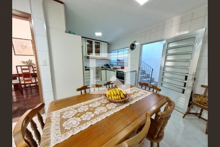 Casa à venda com 200m², 4 quartos e 2 vagasCozinha