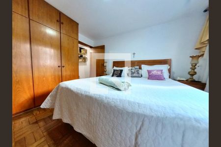 Quarto 1  de casa à venda com 4 quartos, 200m² em Vila Cruz das Almas, São Paulo