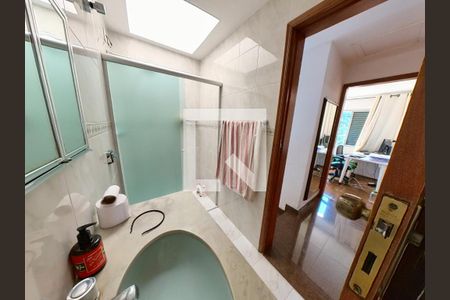 Casa à venda com 200m², 4 quartos e 2 vagasBanheiro Social 1