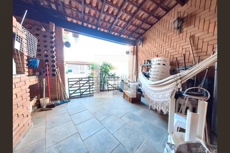 Casa à venda com 200m², 4 quartos e 2 vagasChurrasqueira