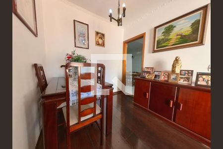 Sala de casa à venda com 4 quartos, 200m² em Vila Cruz das Almas, São Paulo