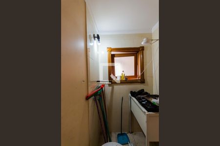 Casa à venda com 267m², 3 quartos e 8 vagasBanheiro de Serviço