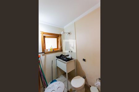 Casa à venda com 267m², 3 quartos e 8 vagasBanheiro de Serviço