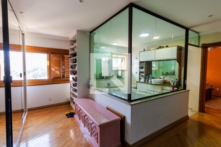 Casa à venda com 267m², 3 quartos e 8 vagasCloset
