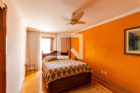 Casa à venda com 267m², 3 quartos e 8 vagasSuíte 2