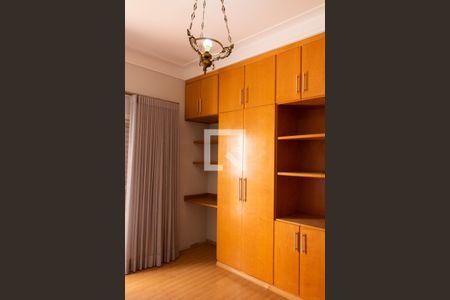 Casa à venda com 200m², 3 quartos e 4 vagas Casa à venda com 200m², 3 quartos e 4 vagasSUITE