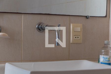 Casa à venda com 200m², 3 quartos e 4 vagas Casa à venda com 200m², 3 quartos e 4 vagasBANHEIRO SOCIAL PISO SUPERIOR