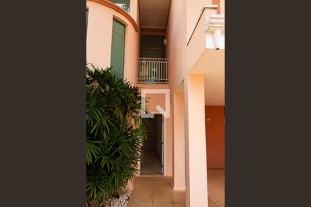 Casa à venda com 200m², 3 quartos e 4 vagas Casa à venda com 200m², 3 quartos e 4 vagasÁREA EXTERNA FRENTE