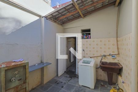 Casa à venda com 300m², 4 quartos e 3 vagas Casa à venda com 300m², 4 quartos e 3 vagasÁrea de Serviço