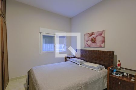 Casa à venda com 300m², 4 quartos e 3 vagas Casa à venda com 300m², 4 quartos e 3 vagasQuarto 2