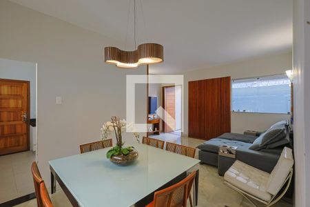 Sala de casa à venda com 4 quartos, 300m² em Serra, Belo Horizonte