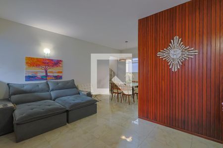 Sala de casa à venda com 4 quartos, 300m² em Serra, Belo Horizonte