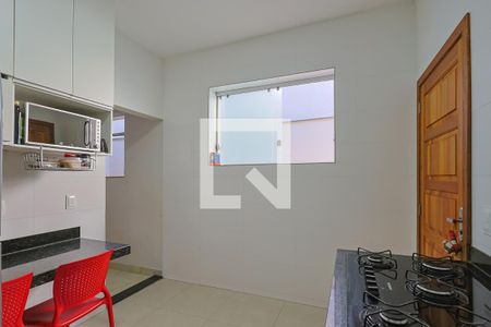 Casa à venda com 300m², 4 quartos e 3 vagas Casa à venda com 300m², 4 quartos e 3 vagasCozinha