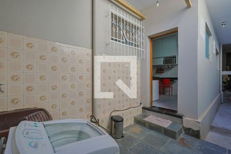 Casa à venda com 300m², 4 quartos e 3 vagas Casa à venda com 300m², 4 quartos e 3 vagasÁrea de Serviço