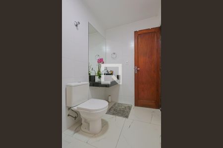 Casa à venda com 300m², 4 quartos e 3 vagas Casa à venda com 300m², 4 quartos e 3 vagasBanheiro