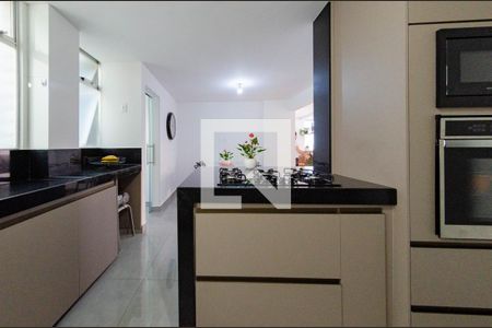 Apartamento à venda com 130m², 3 quartos e 2 vagasCozinha