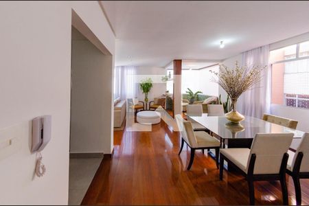 Apartamento à venda com 130m², 3 quartos e 2 vagas Apartamento à venda com 130m², 3 quartos e 2 vagasSala