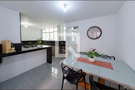 Apartamento à venda com 130m², 3 quartos e 2 vagasCozinha