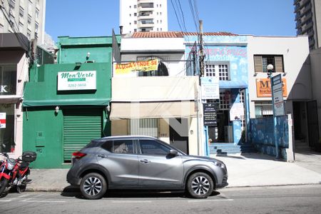 Casa para alugar com 174m², 3 quartos e sem vaga Casa para alugar com 174m², 3 quartos e sem vagaFachada