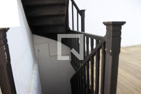 Casa para alugar com 174m², 3 quartos e sem vagaEscada