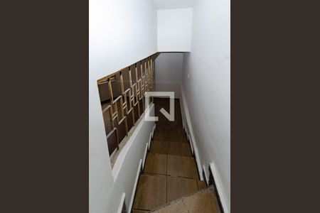 Apartamento para alugar com 60m², 2 quartos e sem vagaEscada