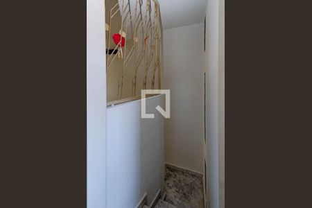 Apartamento para alugar com 60m², 2 quartos e sem vagaEscada