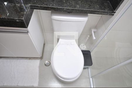 Banheiro de apartamento para alugar com 1 quarto, 26m² em Vila Nivi, São Paulo