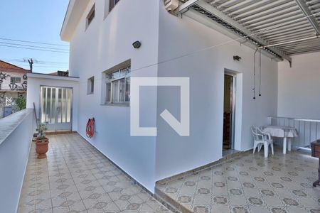 Casa à venda com 210m², 3 quartos e 4 vagas Casa à venda com 210m², 3 quartos e 4 vagasQuintal