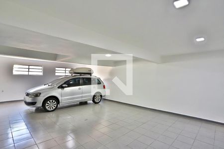 Casa à venda com 210m², 3 quartos e 4 vagas Casa à venda com 210m², 3 quartos e 4 vagasGaragem