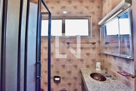 Casa à venda com 210m², 3 quartos e 4 vagas Casa à venda com 210m², 3 quartos e 4 vagasBanheiro