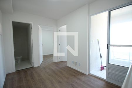Sala/Cozinha de kitnet/studio à venda com 2 quartos, 31m² em Jardim Monte Kemel, São Paulo