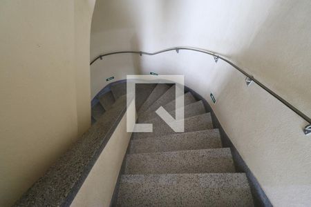 Apartamento para alugar com 110m², 2 quartos e sem vagaEscada