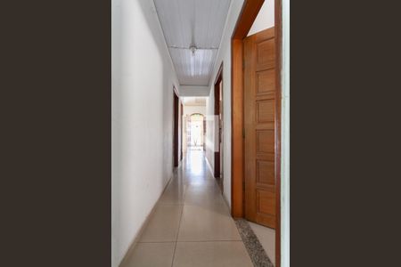 Casa à venda com 180m², 3 quartos e 3 vagas Casa à venda com 180m², 3 quartos e 3 vagasCorredor - Casa 1