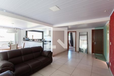 Casa à venda com 180m², 3 quartos e 3 vagas Casa à venda com 180m², 3 quartos e 3 vagasSala de Estar - Casa 2